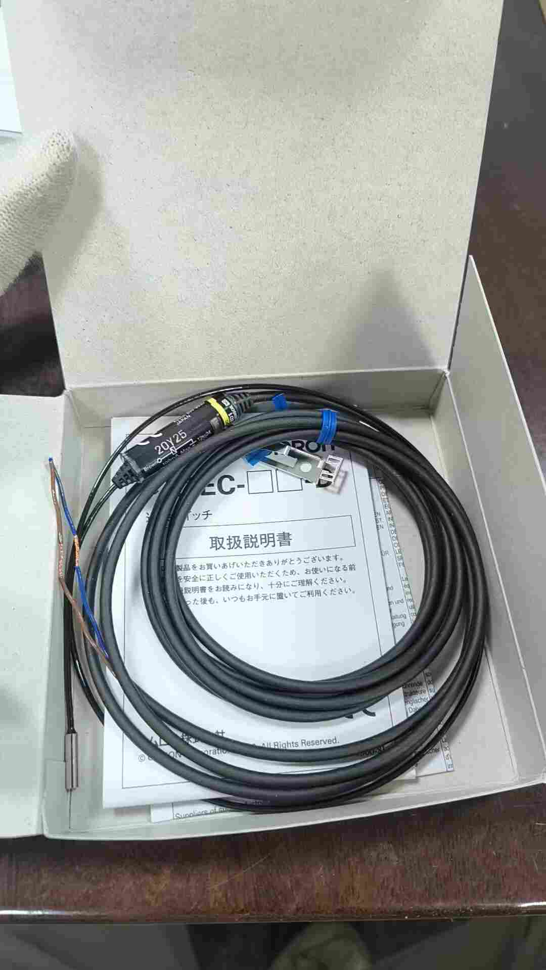 OMRON欧姆龙 E2EC‑CR8D12M 小型放大器中继接近传感器 φ3屏蔽型 2线式NO常开接