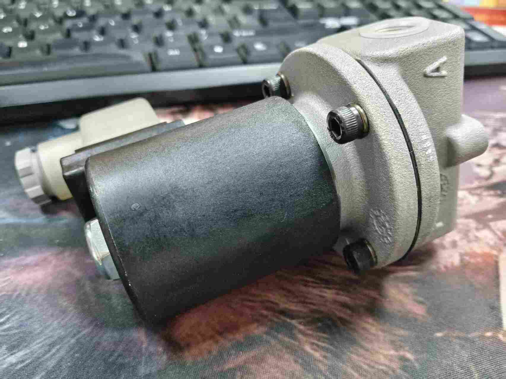 日本 TOYOOKI 丰兴工业 AD-SL223-303D-DD2 压差式二位二通电磁阀 Rc3/8