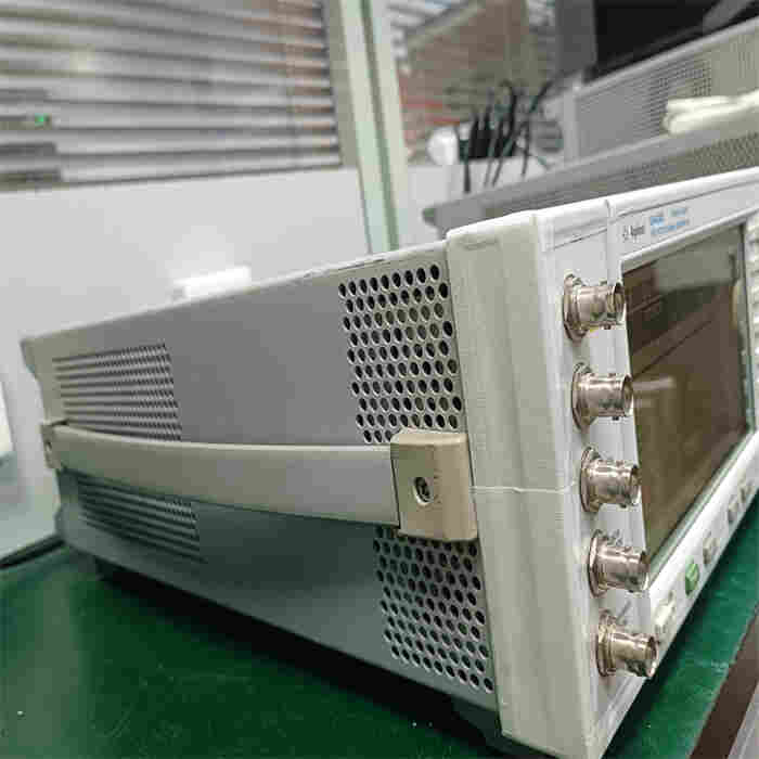 出售Agilent E4438C ESG矢量高频测试仪器