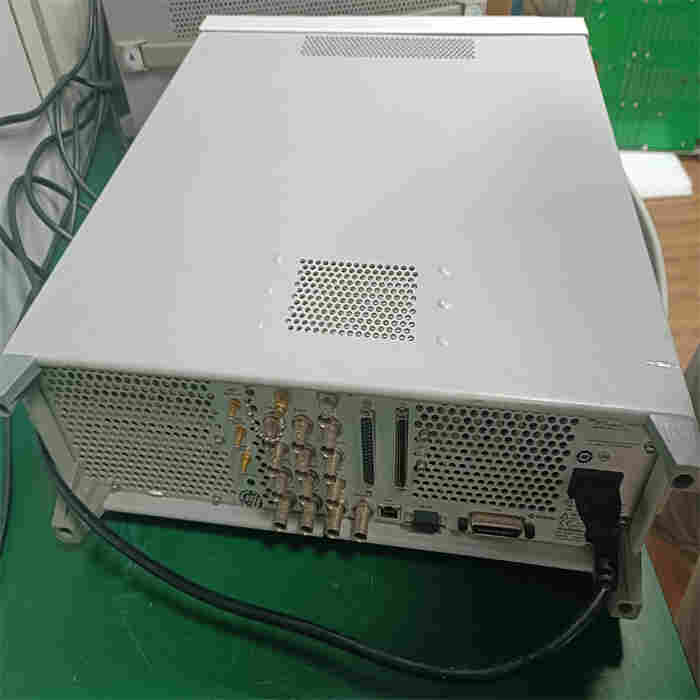 出售Agilent E4438C ESG矢量高频测试仪器