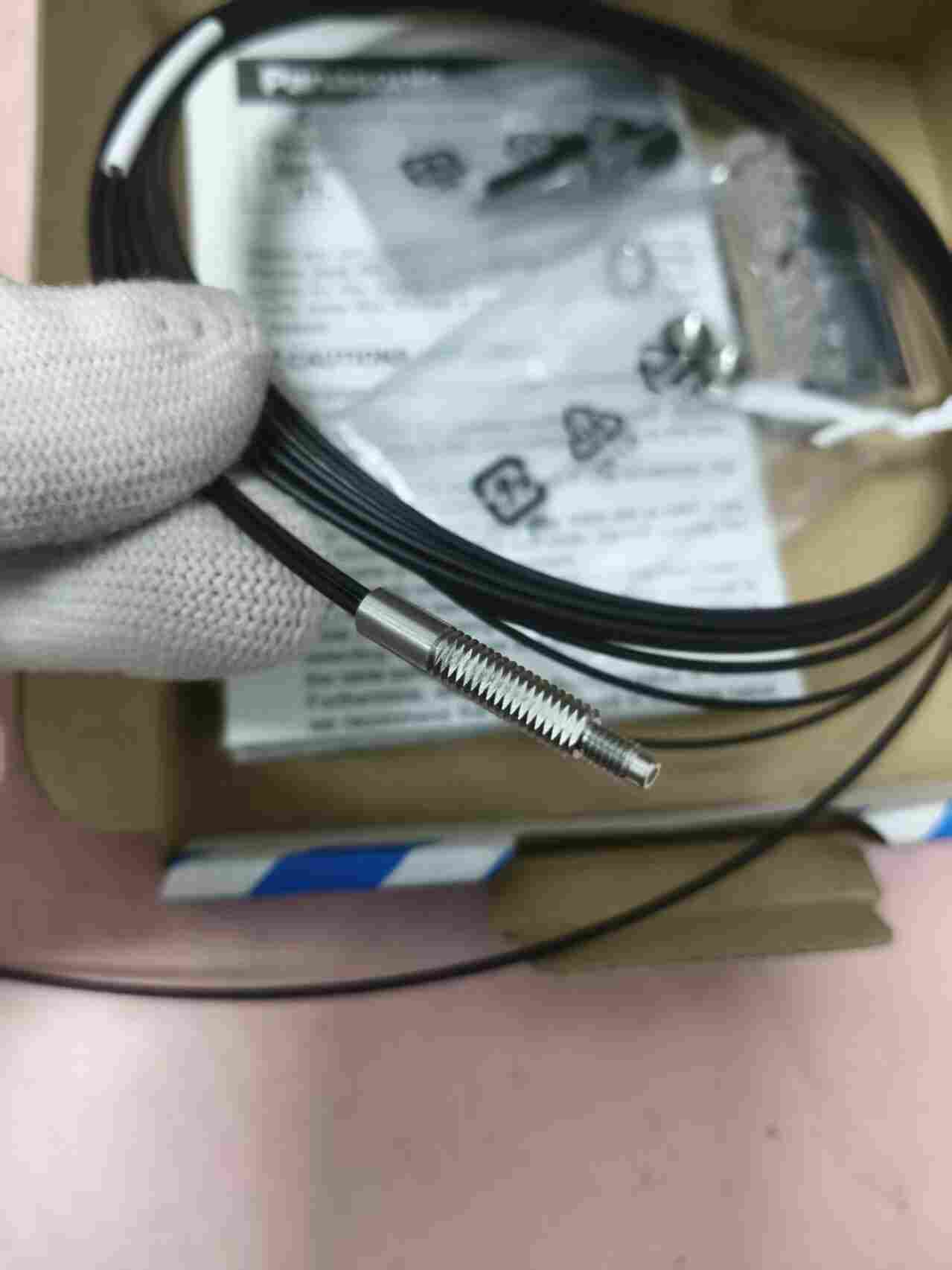 松下 Panasonic FD-42GW M4 螺纹反射型光纤传感器 小光点光纤线适配 FX 系列放