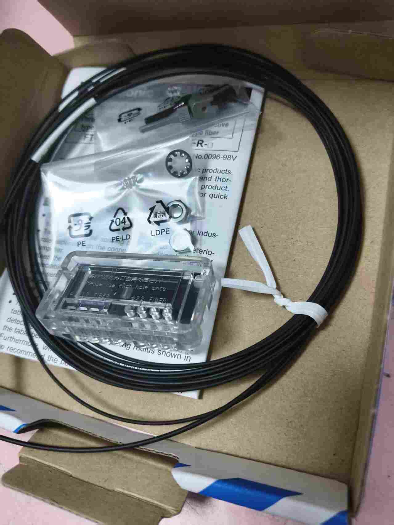 松下 Panasonic FD-42GW M4 螺纹反射型光纤传感器 小光点光纤线适配 FX 系列放